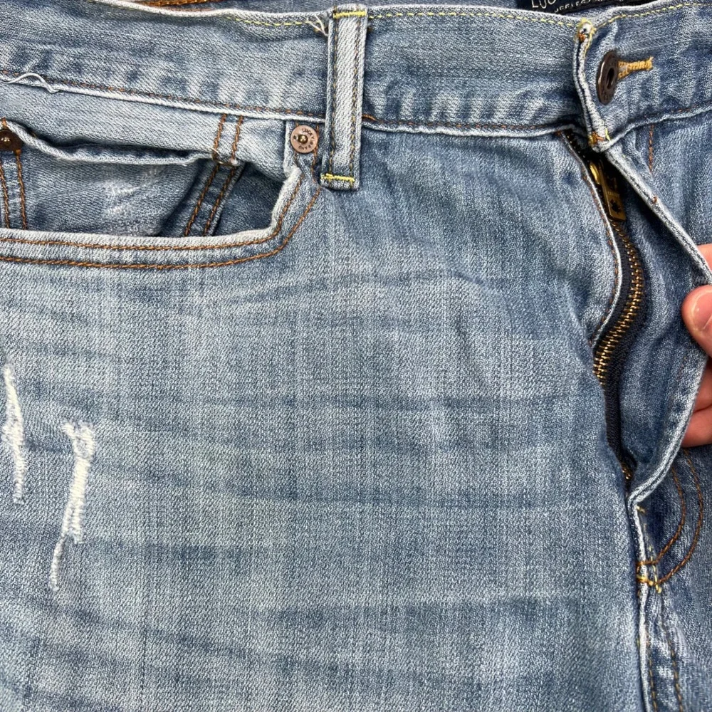 Lucky Brand 121 Heritage Slim Jeans Mens 36x30 Light Wash Blue Distressed Denim‎
